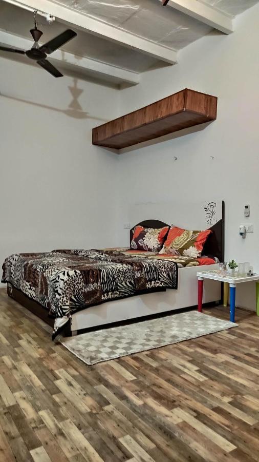 Ira Homestay Mathura - Divine Spiritual Stay Экстерьер фото