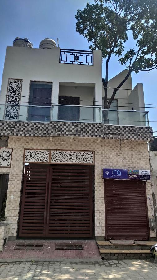 Ira Homestay Mathura - Divine Spiritual Stay Экстерьер фото